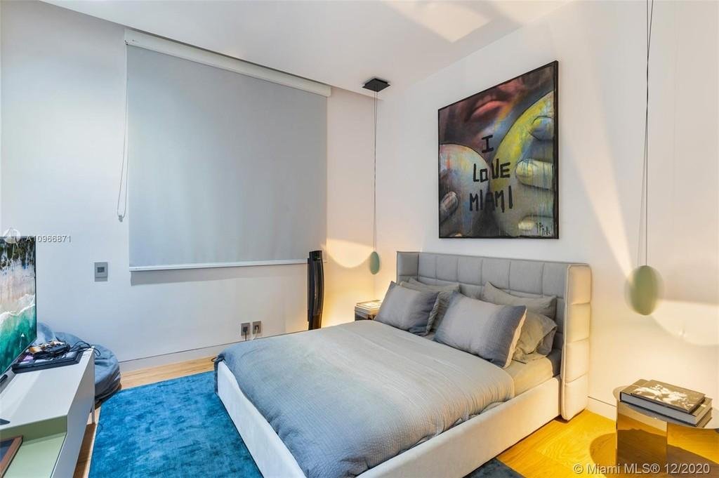 Nicky Jam pone a la venta su lujosa mansión en Miami Beach 16