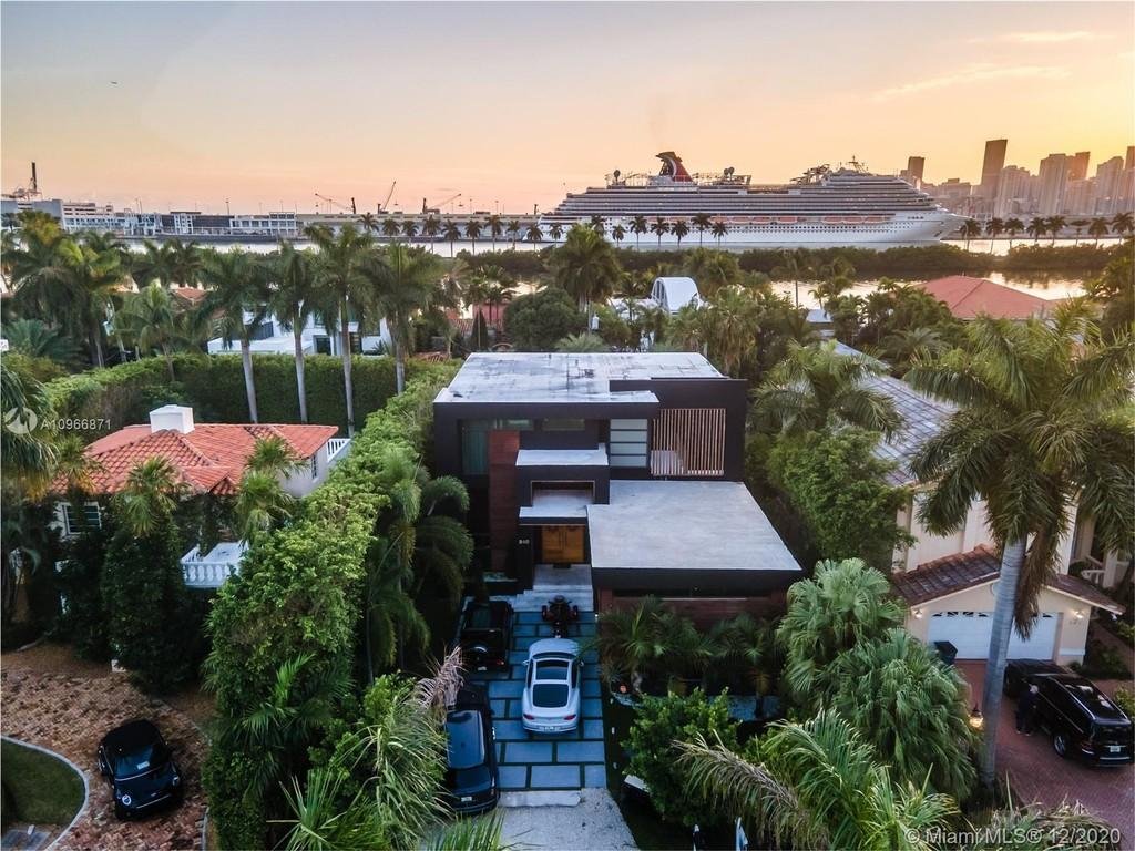 Nicky Jam pone a la venta su lujosa mansión en Miami Beach 25