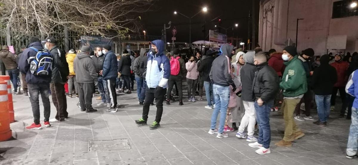 Migrantes cubanos se concentran en el Puente Internacional para intentar entrar a EEUU 13