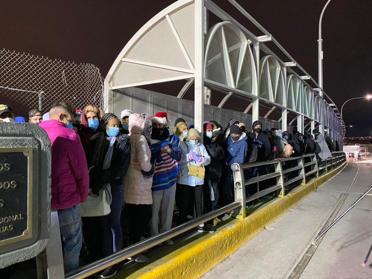 Migrantes cubanos se concentran en el Puente Internacional para intentar entrar a EEUU 14
