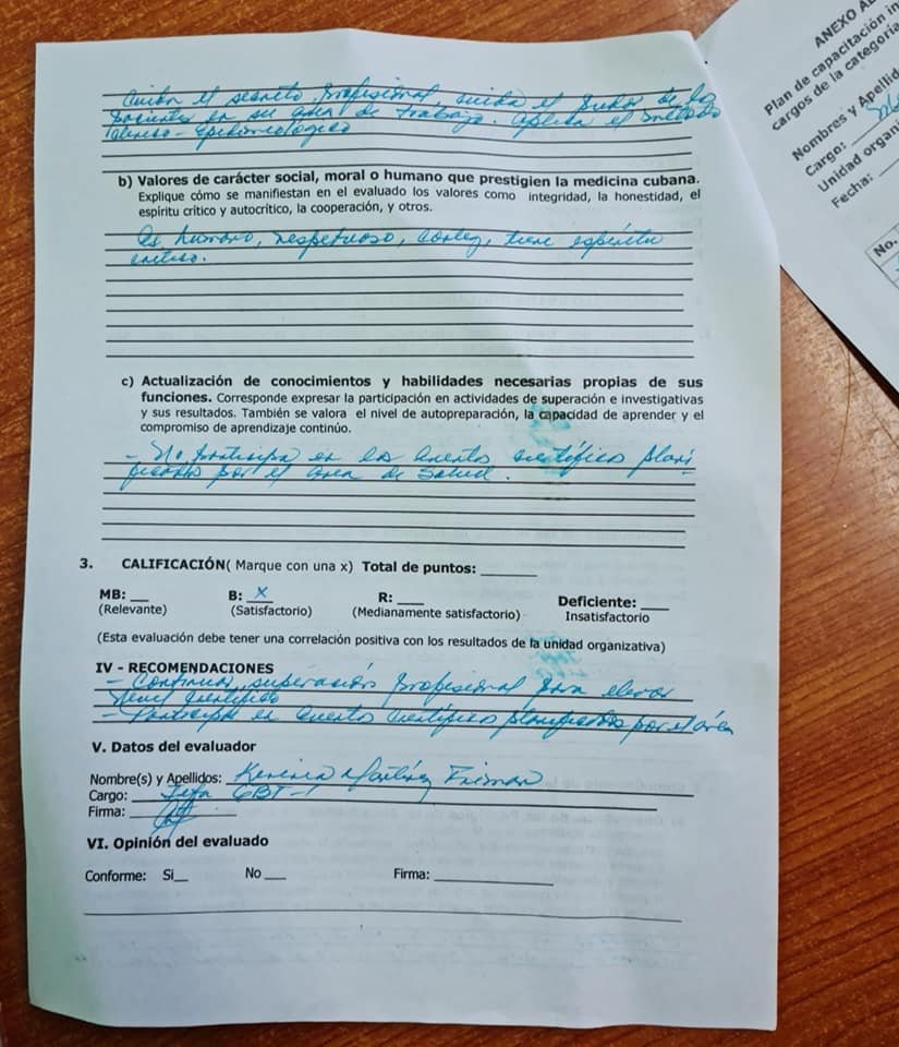 Doctor cubano Manuel Guerra habla de su expulsión del trabajo 20