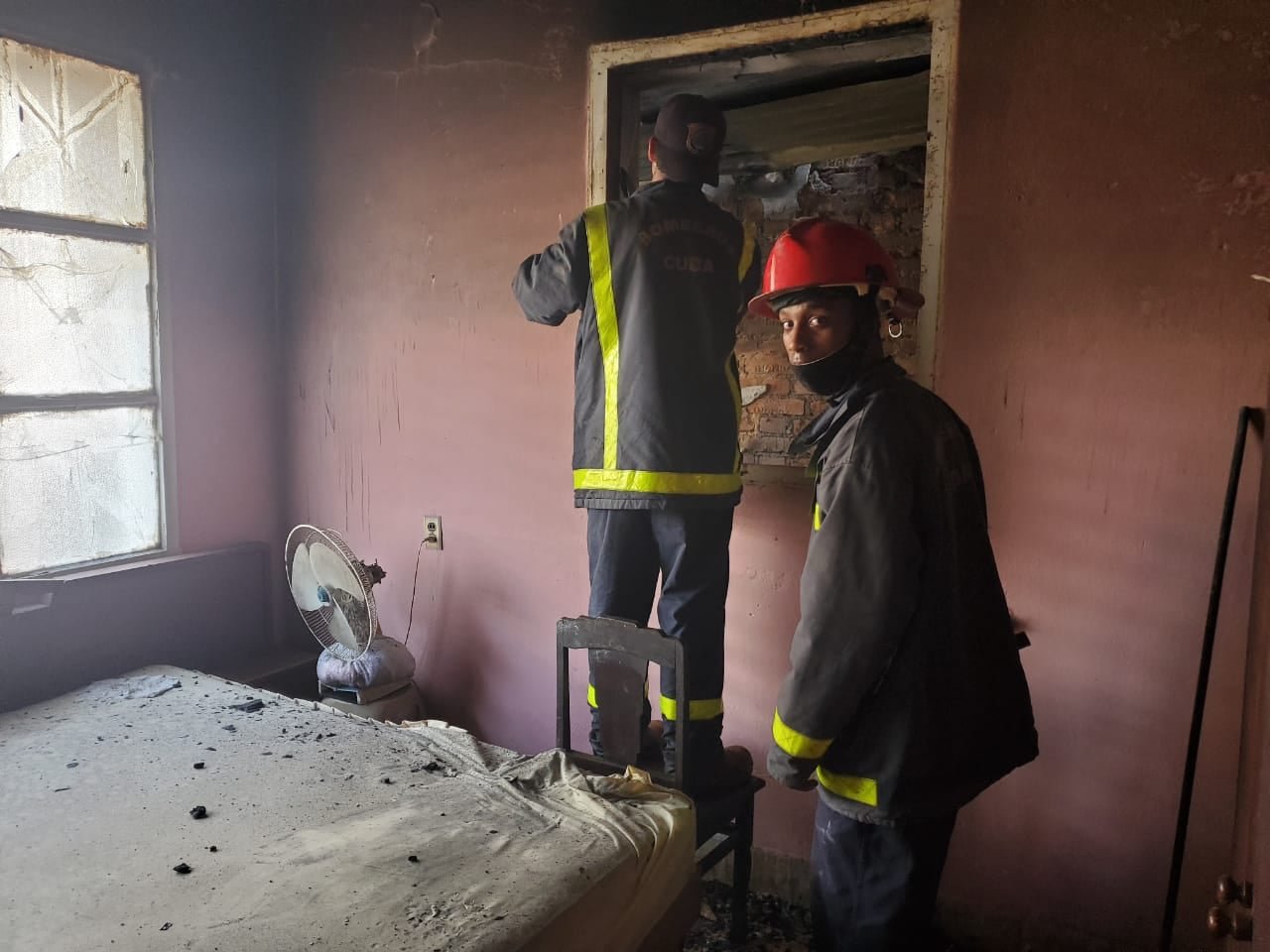 Reportan incendio en Matanzas tras la explosión de una moto eléctrica 35