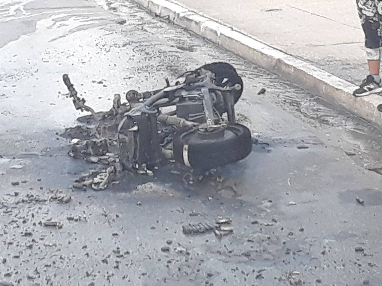 Moto eléctrica se incendia en La Habana 29