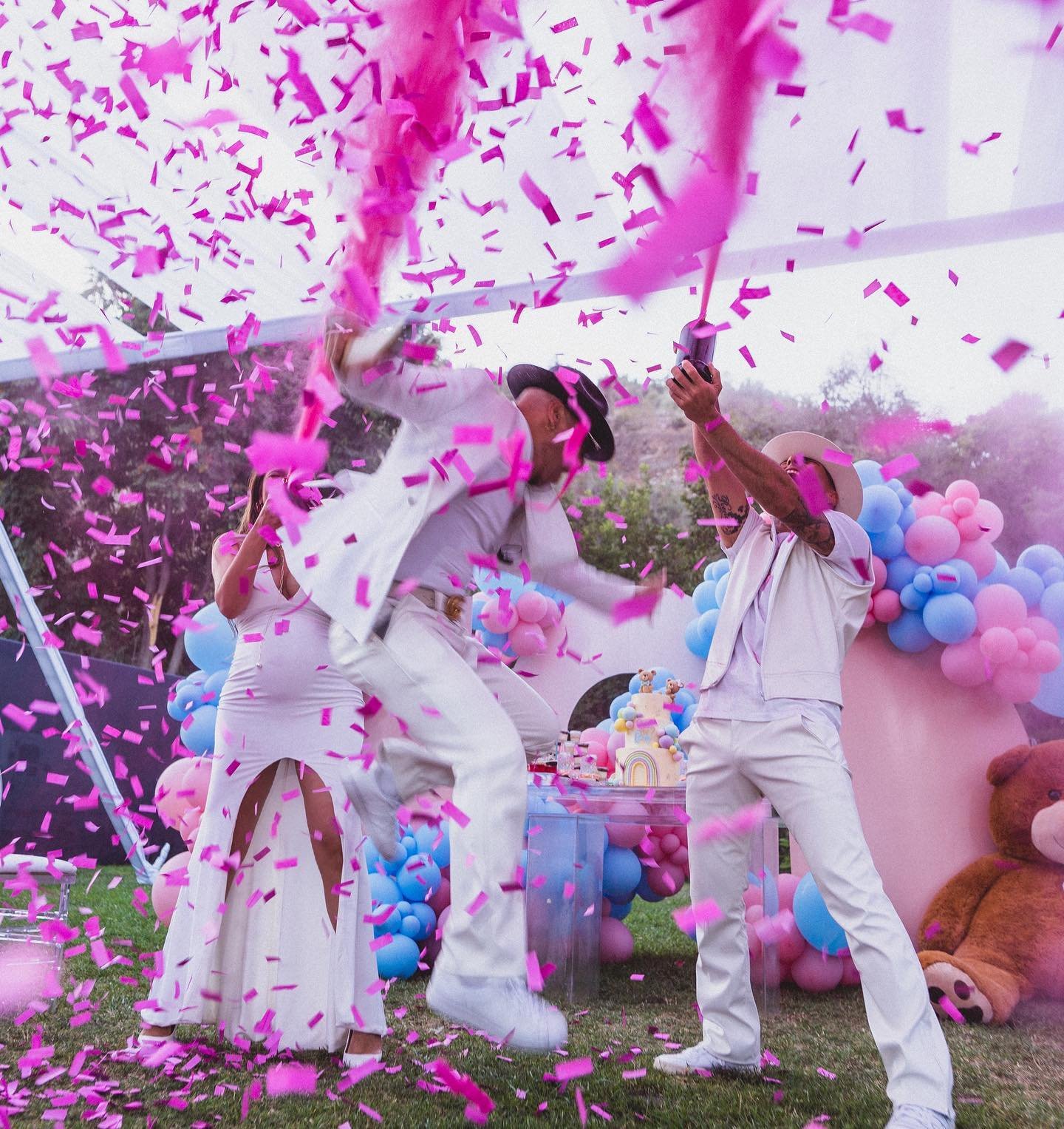 Modelo cubana Lisandra Silva y su pareja revelan el sexo de su bebé 4