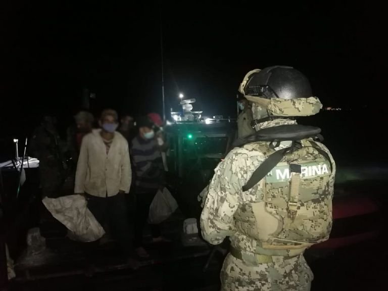 Rescatan a cinco balseros cubanos en Isla Mujeres 19