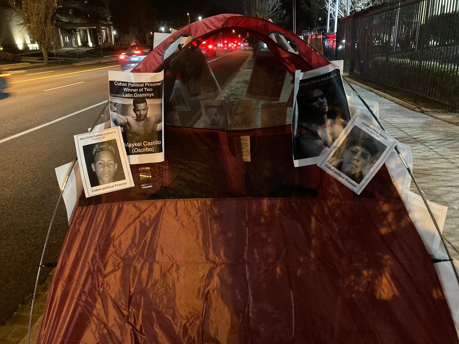 Anamely Ramos instala casa de campaña frente a la Embajada de Cuba en Washington 1