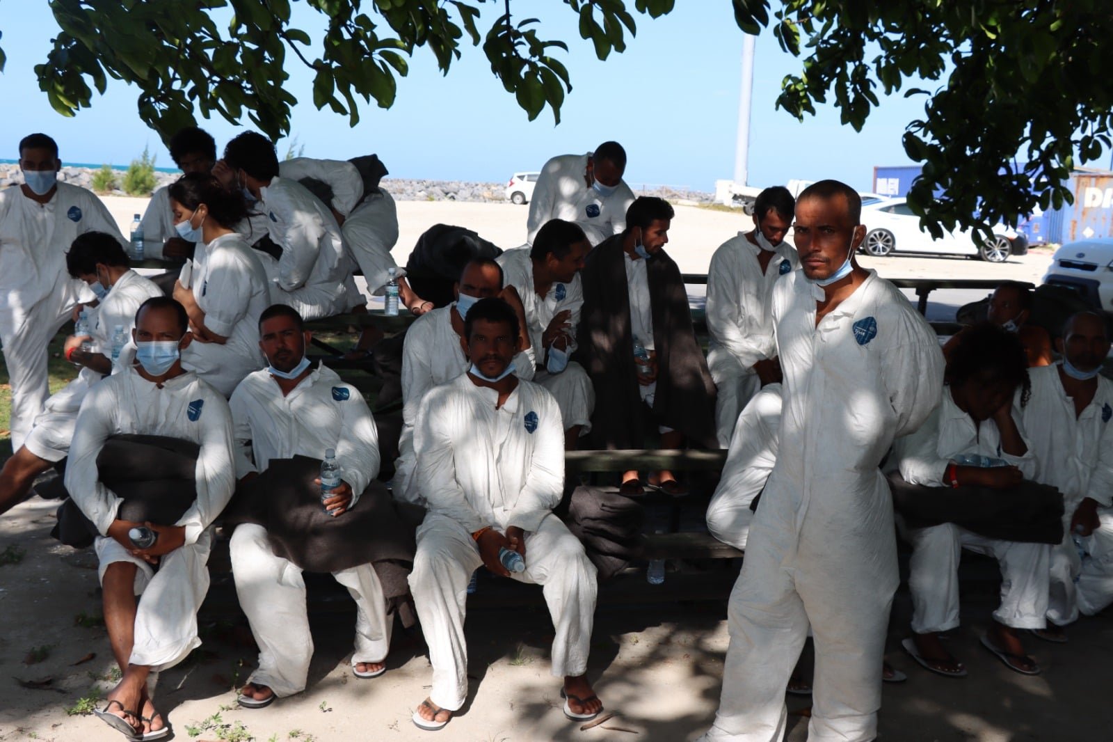 Transfieren a Bahamas a 42 balseros cubanos 4