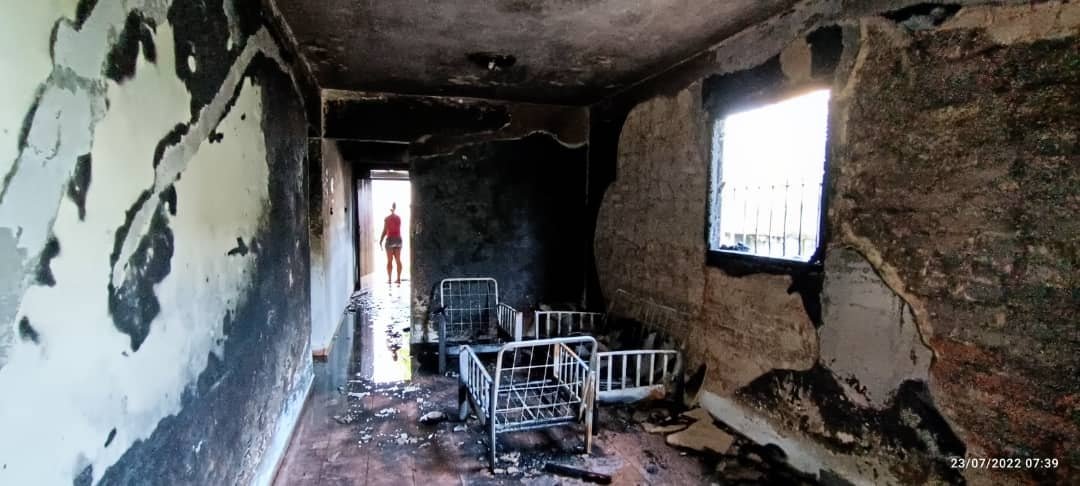 Familia cubana sobrevive a explosión de moto eléctrica en su vivienda 17
