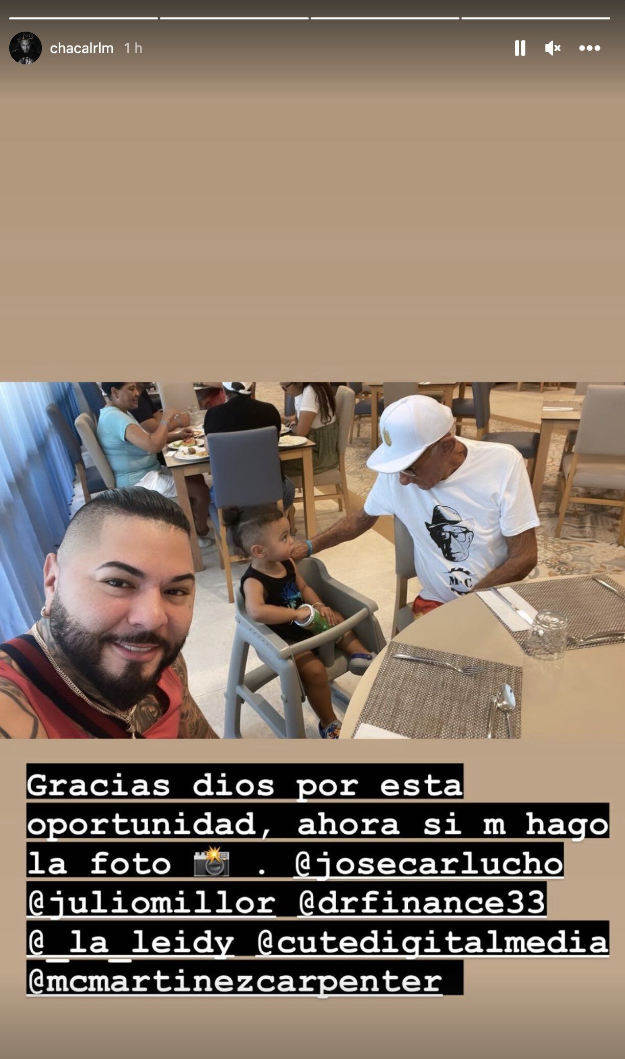 EMOTIVO: El Chacal se reencuentra con su abuelo en Punta Cana (VIDEO) 2