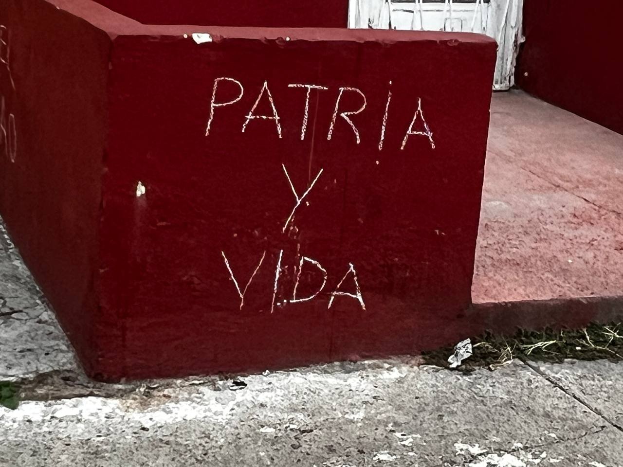 Pintadas contra Díaz-Canel aparecen en el municipio Playa 2
