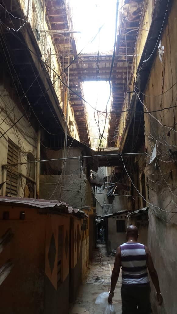 Cubanos siguen habitando edificio que sufrió derrumbe en La Habana 3