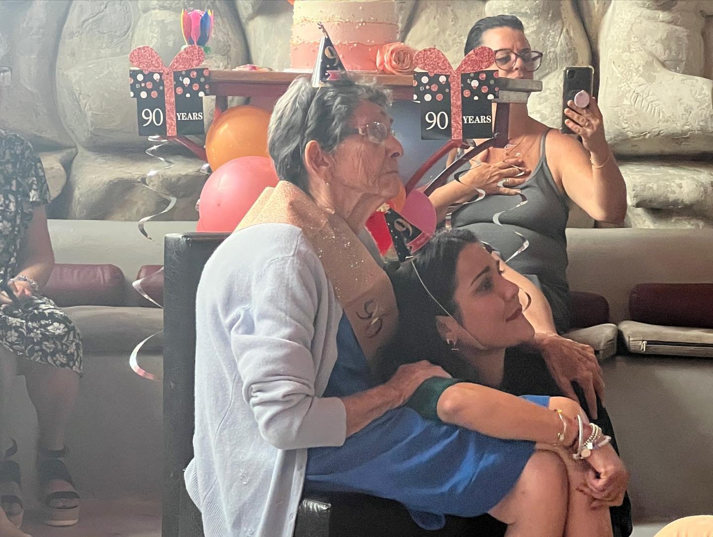 Actriz cubana Camila Arteche celebra los 90 años de su abuela 2