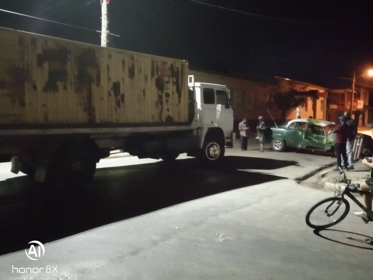 Reportan accidente en Ciego de Ávila entre camión y almendrón 46