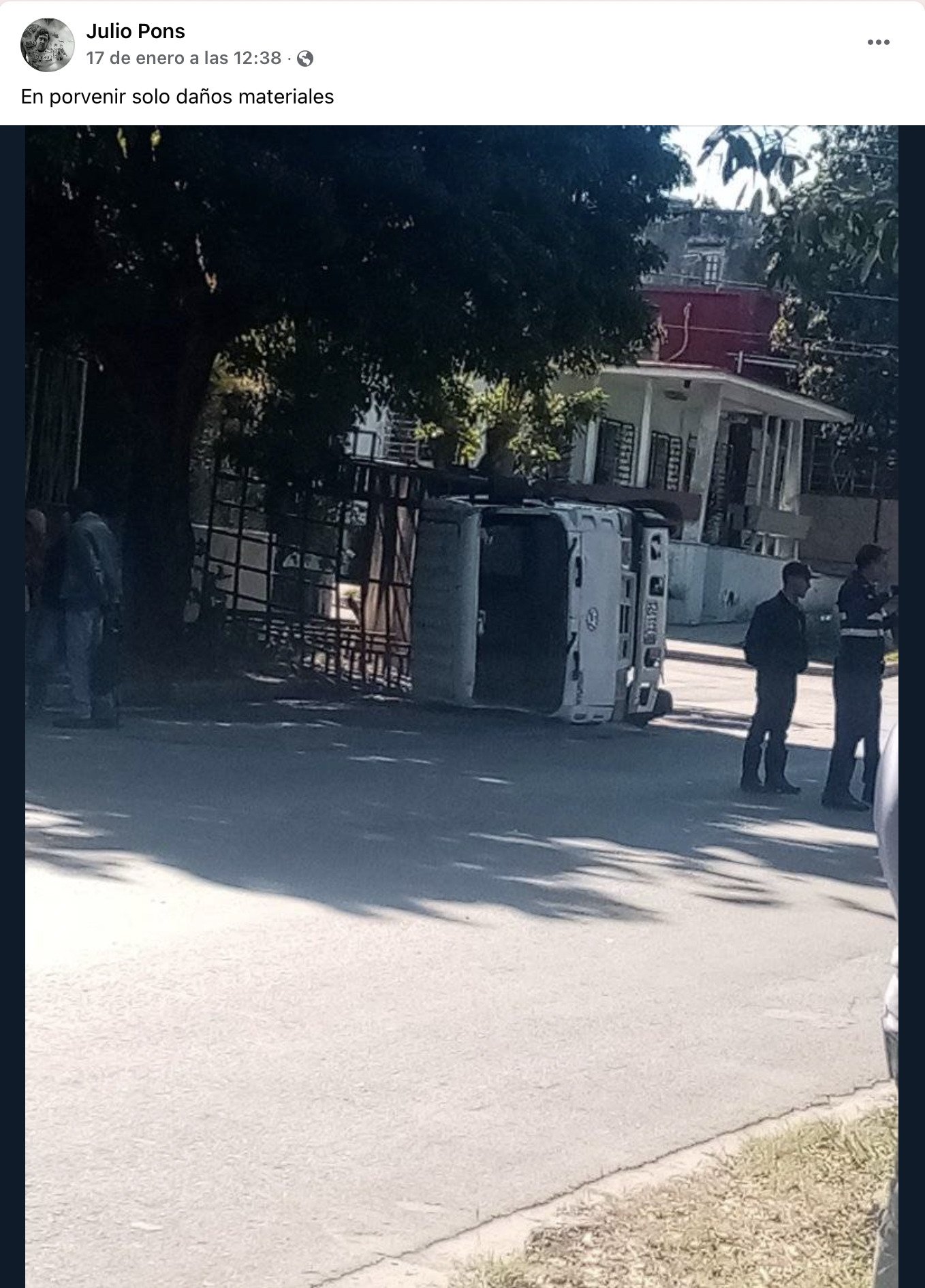 Camión cargado de balas de gas licuado se vuelca en La Habana 4