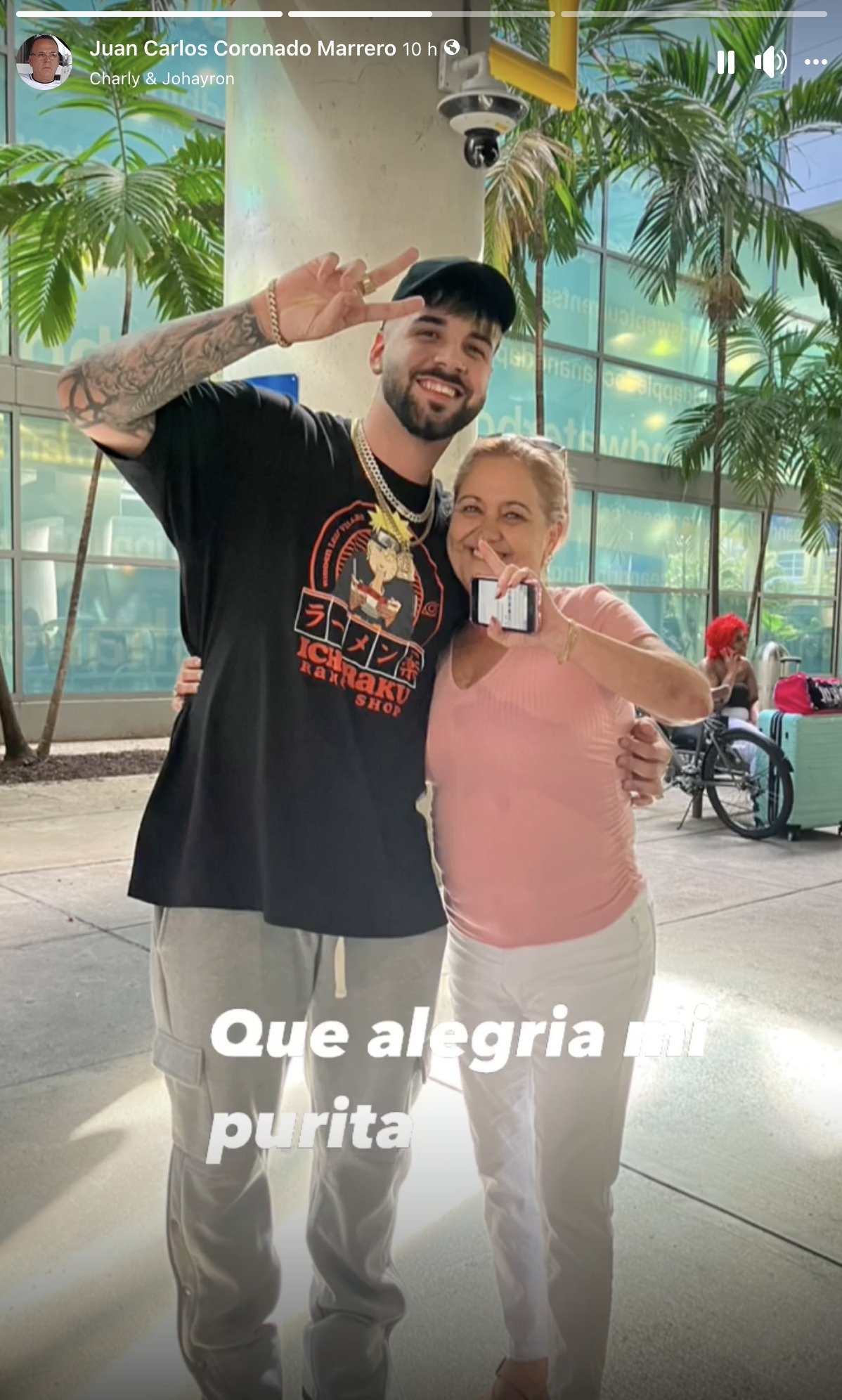 Cantante cubano El Charly llega a Estados Unidos y se reencuentra con sus padres 4