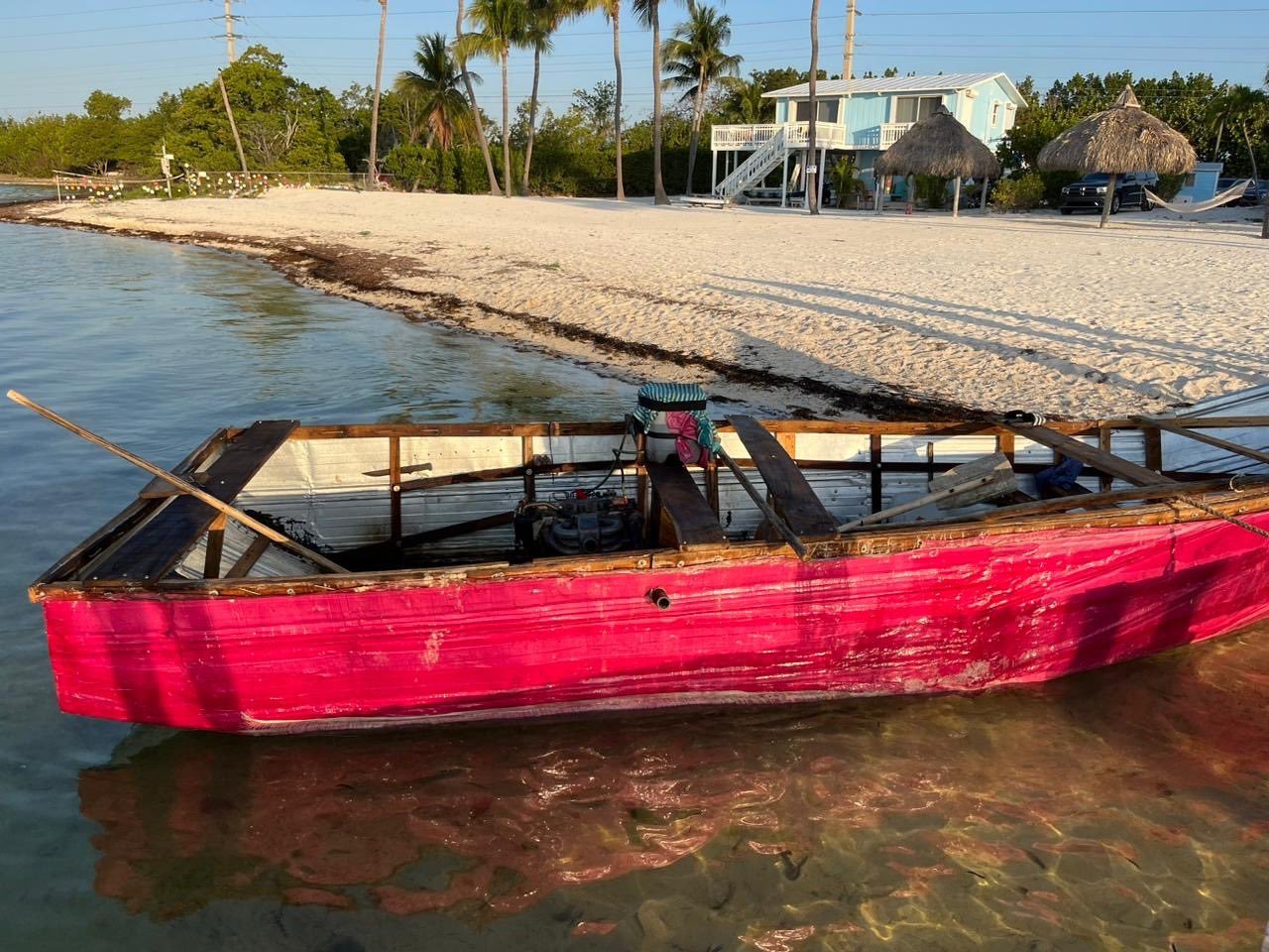 Detienen a 17 balseros cubanos tras tocar tierra en los Cayos de Florida 8