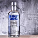 botella de Absolut Vodka