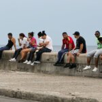 cuba-malecon-cubanos