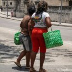 cuba-mujeres-calle